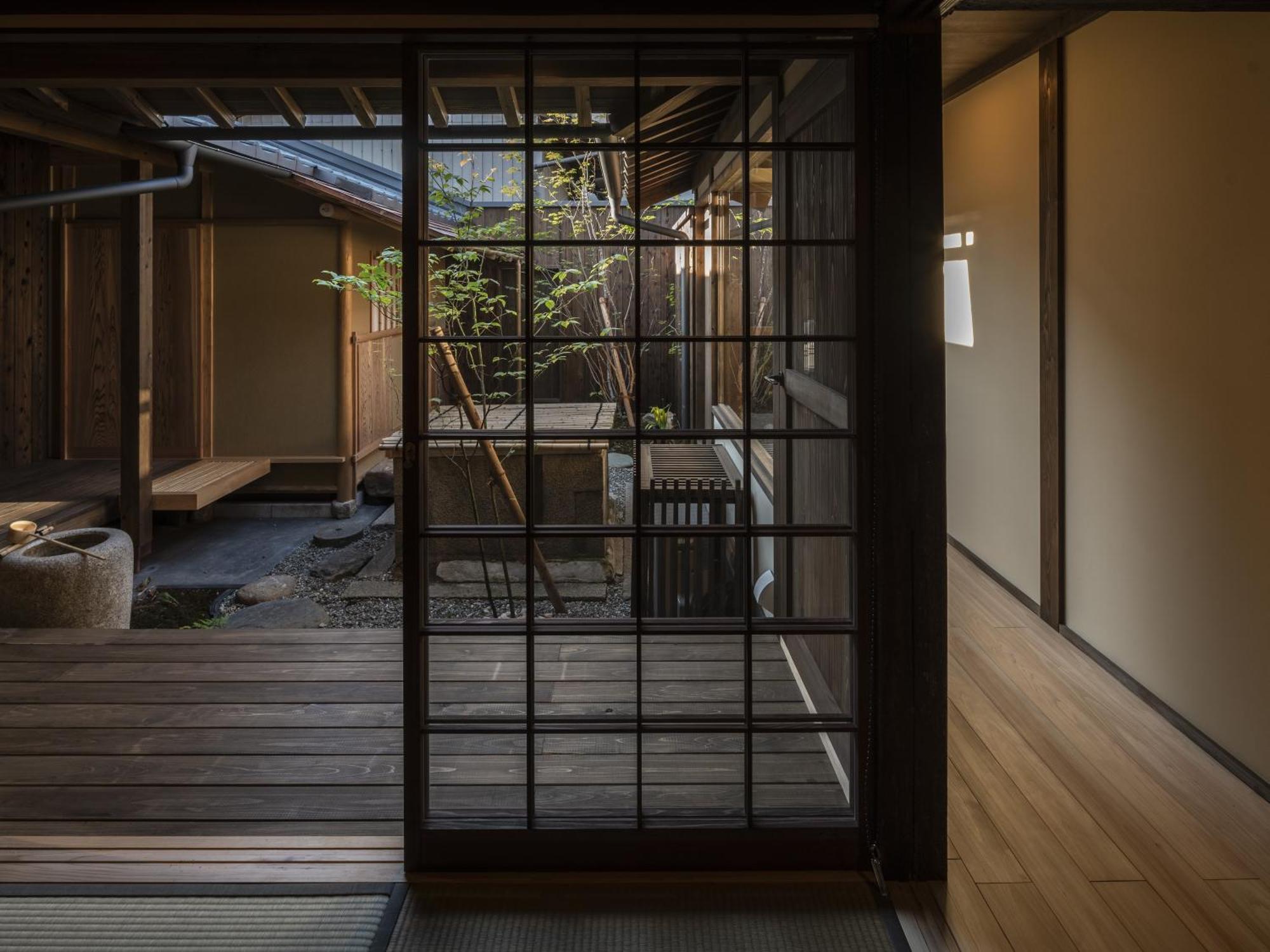 Nipponia Hotel Ozu Castle Town Buitenkant foto